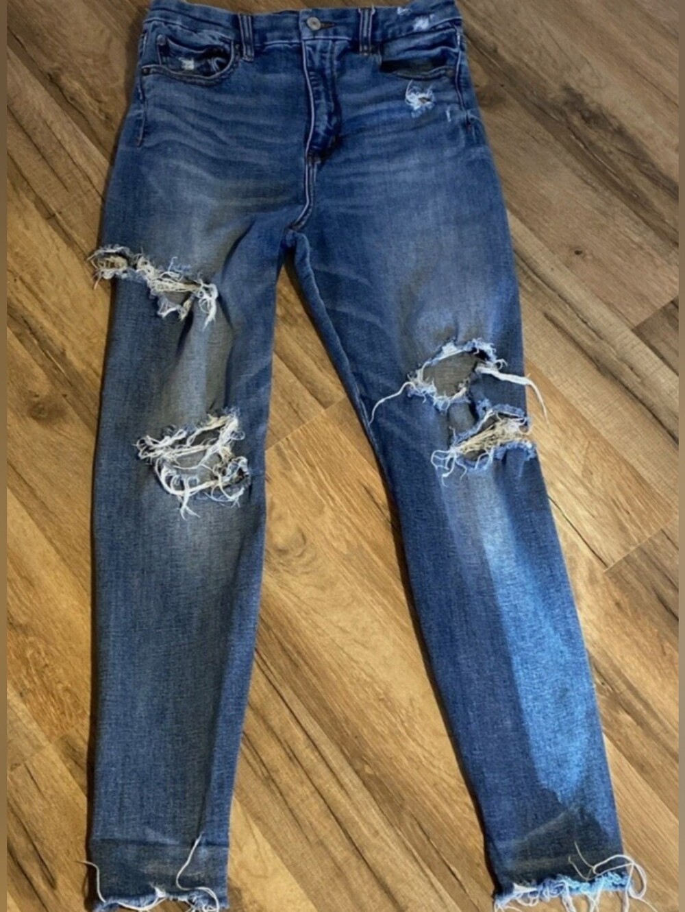 American Eagle Distressed Jeans